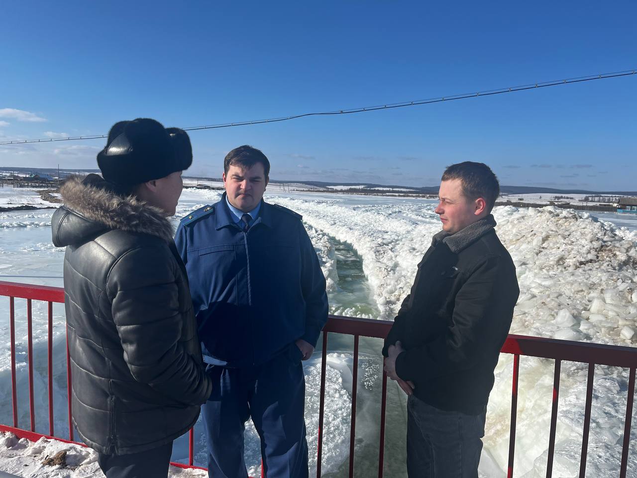 Прокуратура Еравнинского района обеспечивает надзорное сопровождение в связи с паводковой ситуацией в Еравнинском районе.